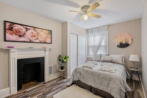 2 bedrooms, desk, iron/ironing board, free WiFi