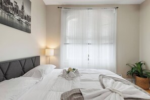 1 habitación, escritorio, tabla de planchar con plancha y wifi gratis