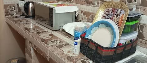 Fridge, microwave, dishwasher, coffee/tea maker