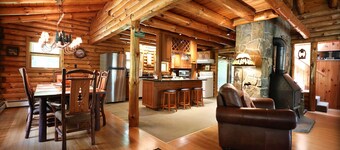 Peaceful Moose - Lovely Home On 3 Acres ~ Great View ~ Screened-In-Porch! 