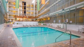 Piscine couverte, piscine extérieure