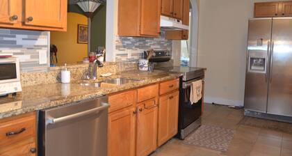 AWESOME/LUXURY/PERFECT LOCATION/PVT HOME @SE/Mandarin