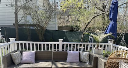 Walk to Beach 2BR Near Dining & Shopping