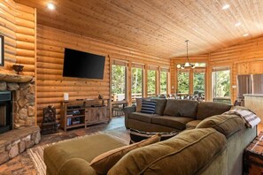 TV, fireplace, offices