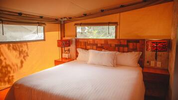 3 makuuhuonetta, työpöytä, Wi-Fi