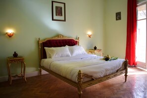 3 bedrooms, WiFi - Well decorated old art gallery - Walking to Tahrir Square (Cairo Governorate)