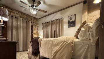 5 bedrooms, iron/ironing board, free WiFi, bed sheets