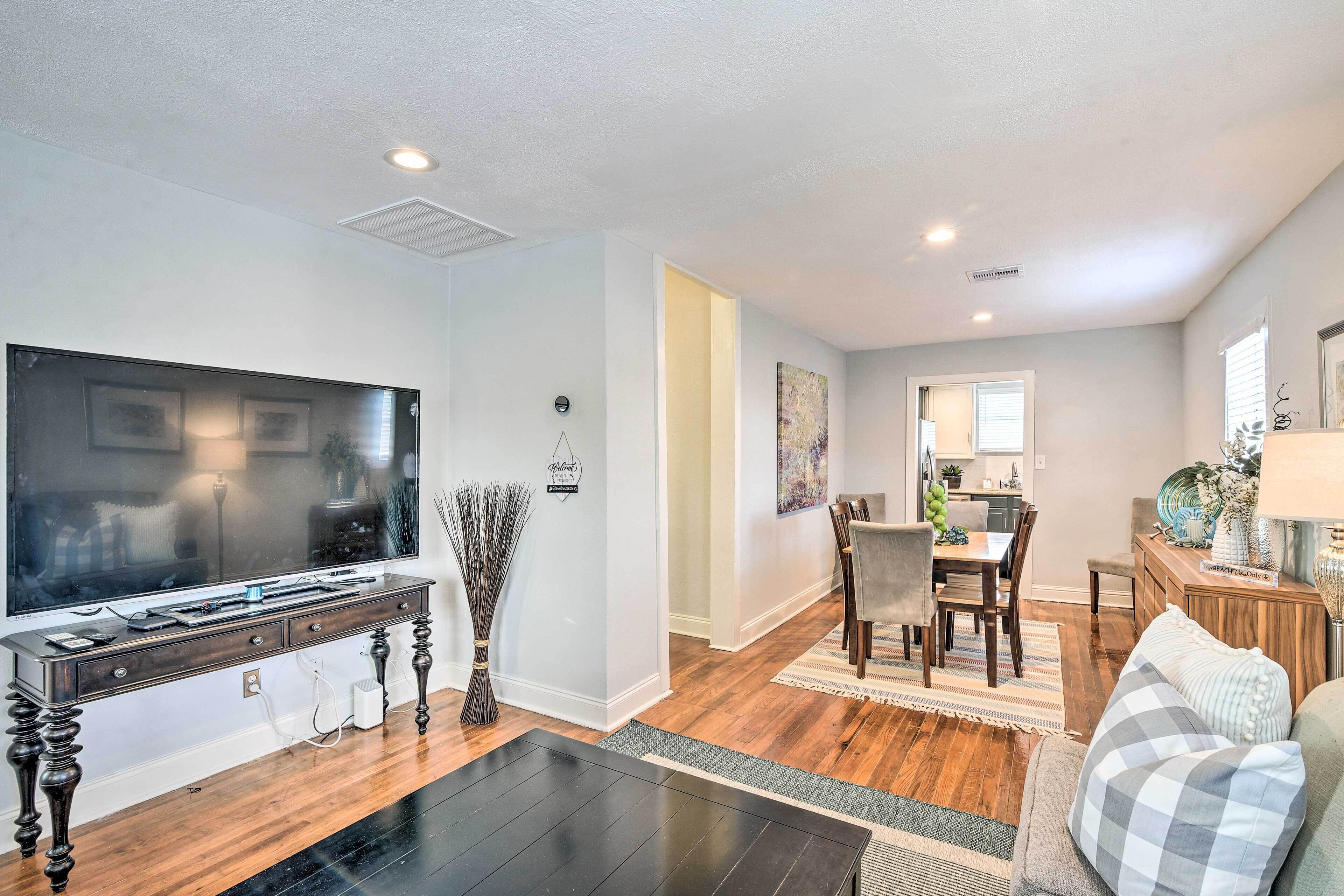 Galveston Home ~ 1 Mi to Pier, Fishing, & Beaches