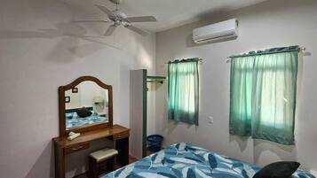 2 slaapkamers, een kluis op de kamer, een strijkplank/strijkijzer