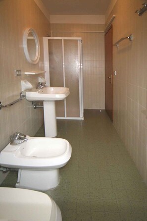 Bathroom - Holiday apartment mit Terrasse und Klimaanlage (Lignano Sabbiadoro)
