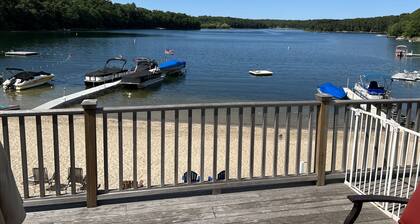 SUMMER SALE ON BEAUTIFUL PETER'S POND LAKEFRONT CONDO
