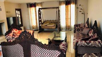 Télévision, baby-foot