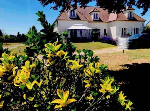 Immense villa de 320m2 a 1h10 de Paris. Jardin de 4300m2