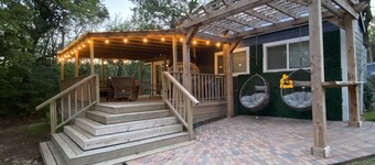 Romantic Tiny Texoma Retreat w/Big Deck Energy