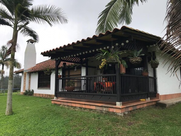 Property grounds - Beautiful Farmhouse with amazing view!!! (Circasia)