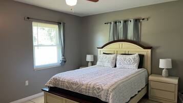 3 Schlafzimmer, Schreibtisch, Bügeleisen/Bügelbrett, kostenloses WLAN