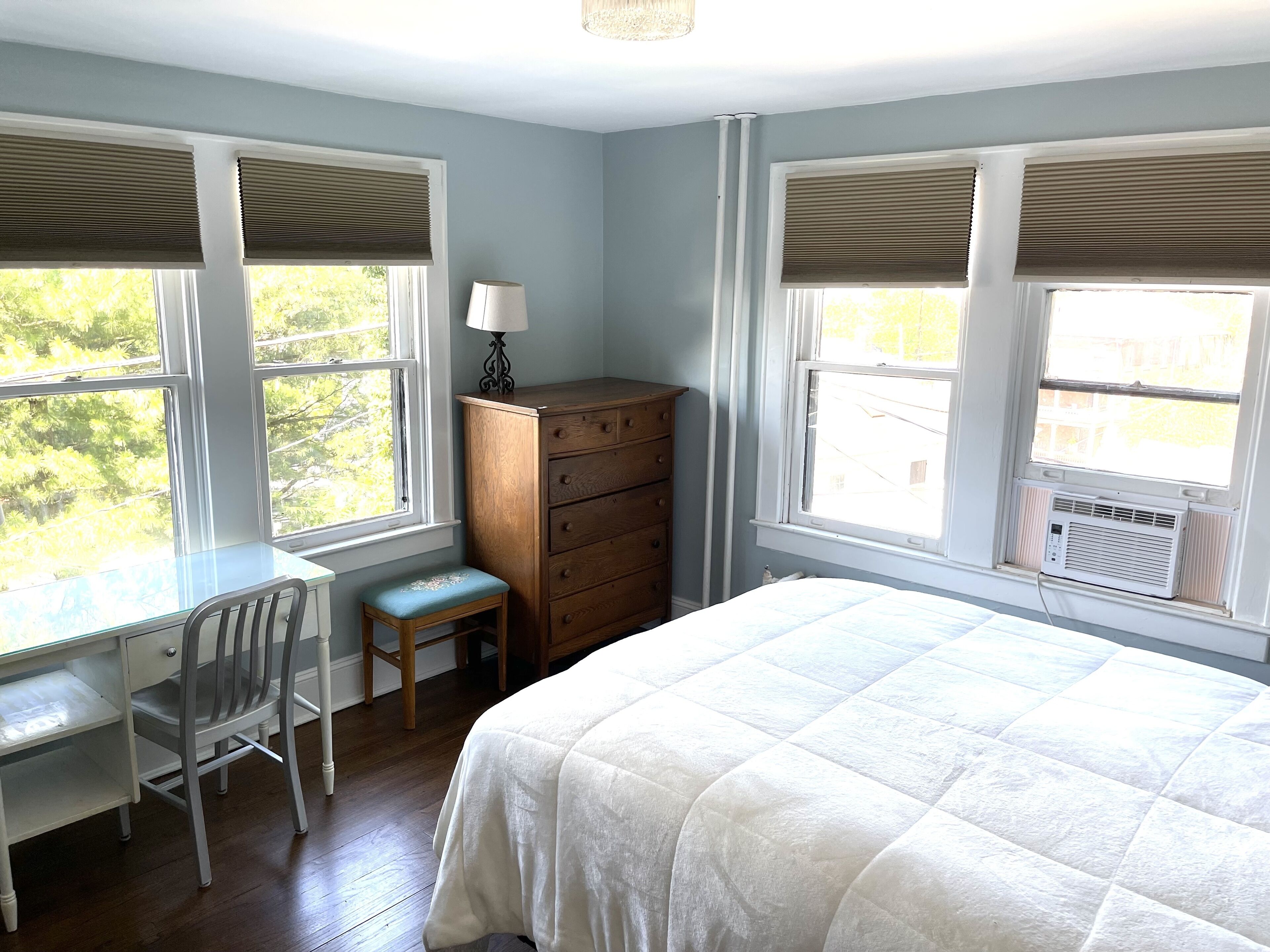 3 bedrooms, desk, free WiFi, bed sheets