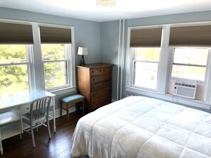 3 habitaciones, escritorio, wifi gratis y ropa de cama 