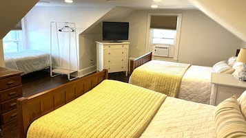 3 bedrooms, desk, free WiFi, bed sheets