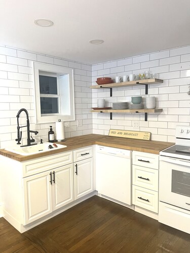 Quarry Landing - Center of Town & River View - 3 Bedroom