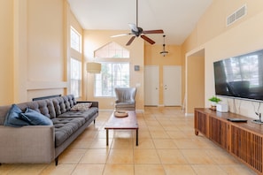 Smart TV, fireplace, DVD player, stereo