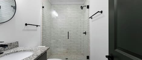 Combined shower/tub