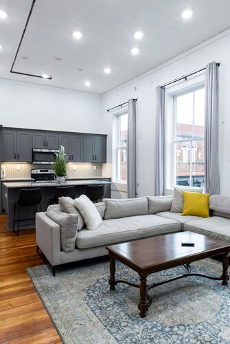 Downtown Central Park Loft 3