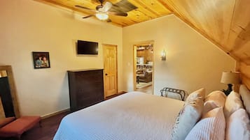 2 bedrooms, iron/ironing board, travel crib, free WiFi