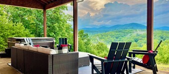 Big Mountain Views,  Minutes to Wineries, Hot Tub