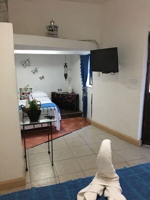 Superior Quadruple Room | Free WiFi - Hotel Sara (San Miguel de Allende)