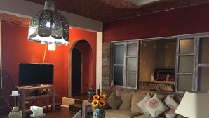 Family Suite | In-room dining - Hotel Sara (San Miguel de Allende)