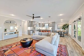 Smart TV, fireplace, offices