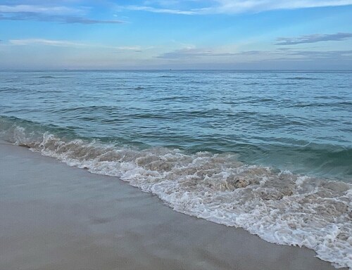 Stunning and Accessible Beach Condo located in heart of Orange Beach