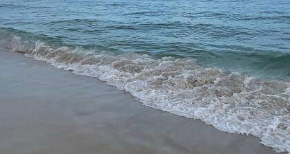 Stunning and Accessible Beach Condo located in heart of Orange Beach