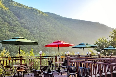 Terrace/patio. Taebaek Hotel