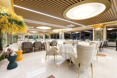 Restaurant. Taebaek Hotel
