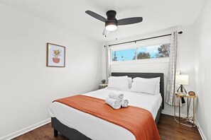 4 habitaciones, escritorio, tabla de planchar con plancha y wifi gratis