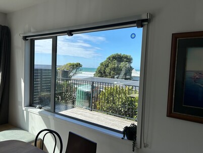 Modern Little Place At Castlepoint - with Private Direct Beach Access