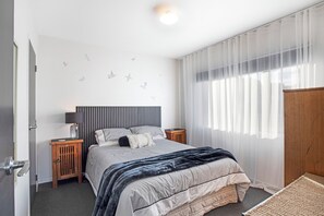 3 bedrooms, iron/ironing board