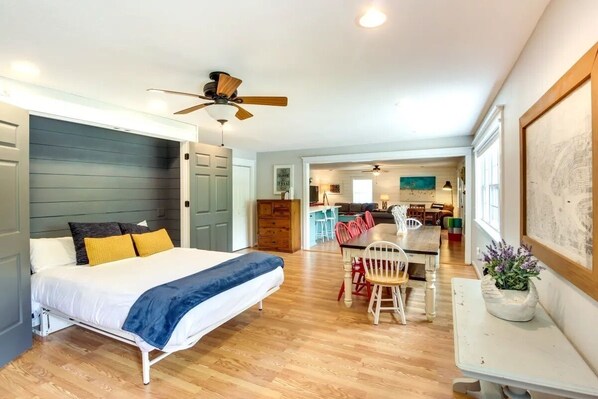 4 makuuhuonetta, silitysrauta/-lauta, Wi-Fi, vuodevaatteet