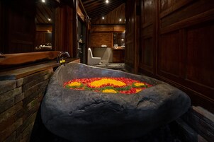 Villa | Bathroom | Bathtub, hair dryer, bathrobes, towels