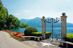 淋浴/盆浴组合、吹风机、毛巾