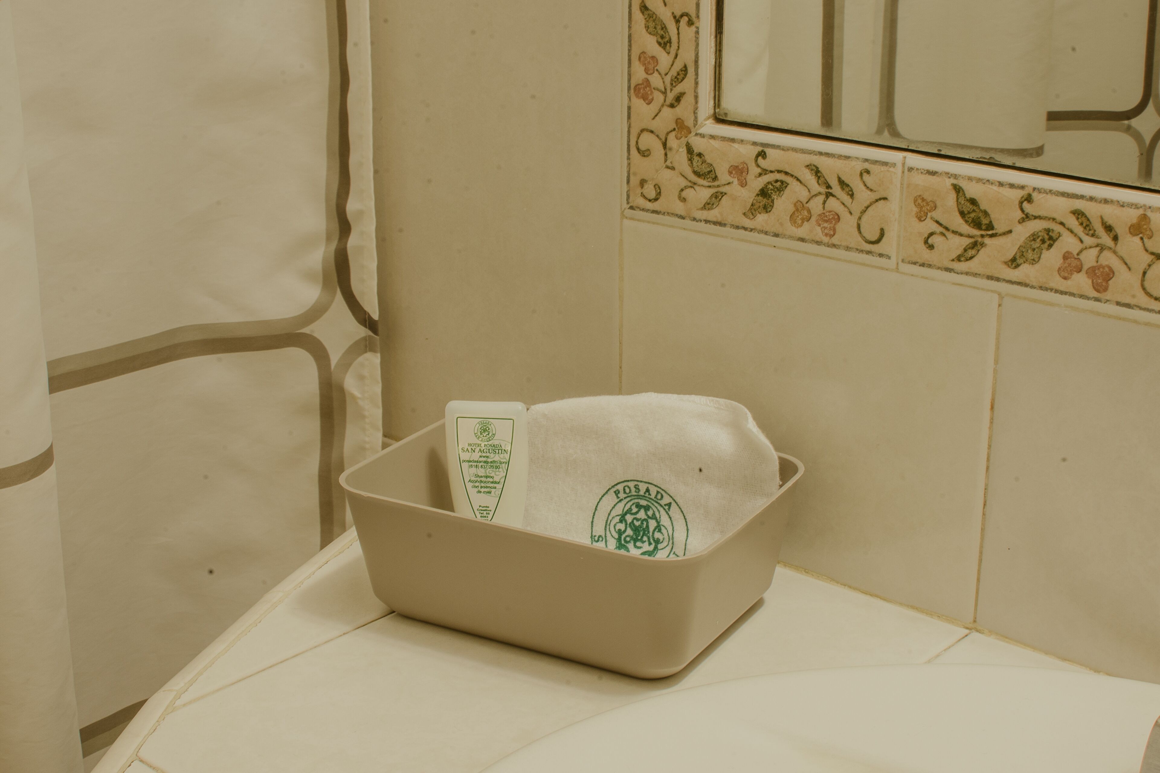 Comfort Double Room | Bathroom | Shower, free toiletries, hair dryer, towels