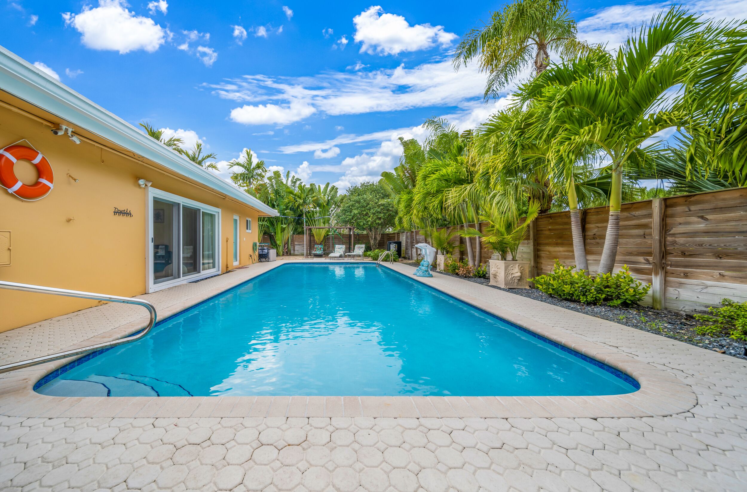 "MIA VILLA"! 4BR Ft Lauderdale oversize heated Pool