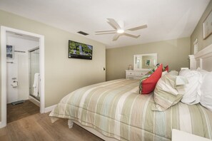 3 bedrooms, desk, iron/ironing board, free WiFi