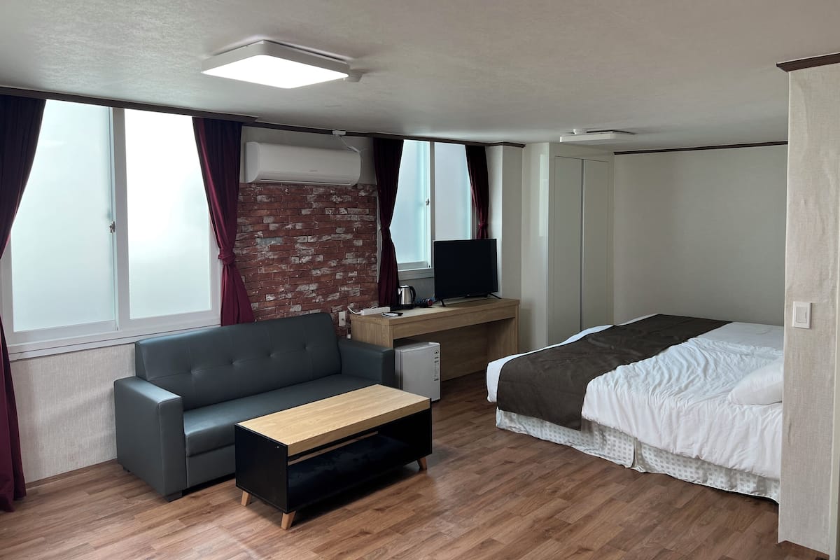 Bureau, rideaux occultants, chambres insonorisées, Wi-Fi gratuit