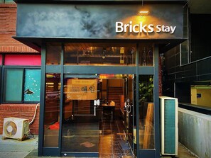 Reception - Bricks Stay (Jeju City)