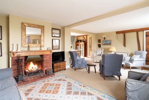 Charming countryside cottage with large garden