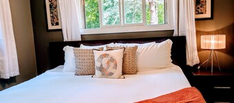 Color-Tour Ready | Firepit + Dog Friendly + Mins to Skybridge & Scenic Drives