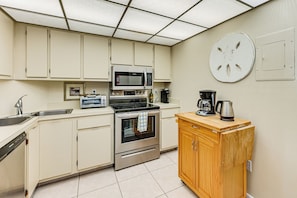Coffee/tea maker, fridge, microwave, stovetop - Beachfront Marco Island Condo w/ Pool Access! (Marco Island)